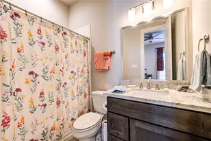 10918 Brookeshire Chase Ln, Houston, TX 77043 - Photo 23