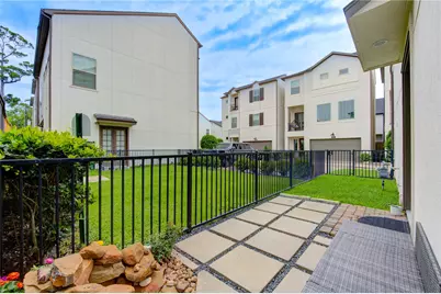 10918 Brookeshire Chase Lane, Houston, TX 77043 - Photo 3