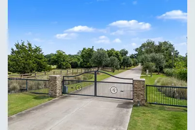 405 Silverton Circle, Hempstead, TX 77445 - Photo 1