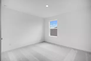 21926 Sam Raburn Dr, Tomball, TX 77375 - Photo 9