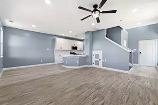 238 Drake Run Ln, Dickinson, TX 77539 - Photo 7