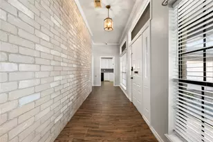 303 Narcissus St, Lake Jackson, TX 77566 - Photo 9