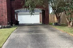 4115 Avalon Ln, Baytown, TX 77521 - Photo 3