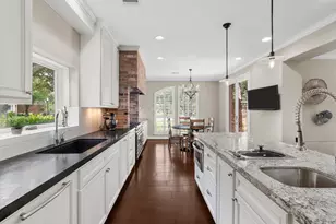 3 Regent Ct, Sugar Land, TX 77478 - Photo 13