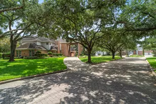 3 Regent Ct, Sugar Land, TX 77478 - Photo 47