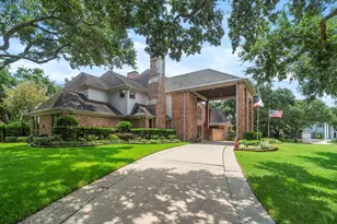 3 Regent Ct, Sugar Land, TX 77478 - Photo 7
