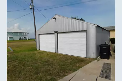 635 Marshall Johnson Avenue S, Port Lavaca, TX 77979 - Photo 25