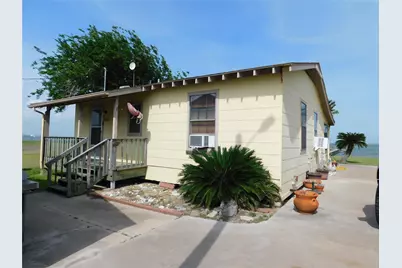 635 Marshall Johnson Avenue S, Port Lavaca, TX 77979 - Photo 5