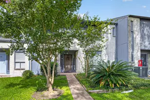 8310 Augustine Dr, Houston, TX 77036 - Photo 3