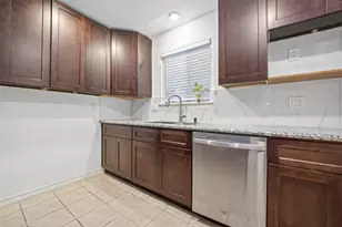 8310 Augustine Dr, Houston, TX 77036 - Photo 15