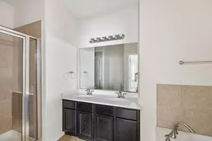 7534 Abbey Point Ln, Houston, TX 77049 - Photo 5