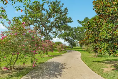 2418 Majestic Oaks Court, Rosharon, TX 77583 - Photo 3