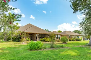 2418 Majestic Oaks Ct, Rosharon, TX 77583 - Photo 5