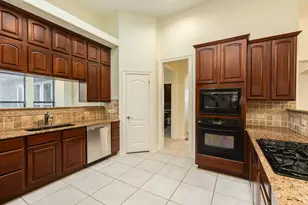 2418 Majestic Oaks Ct, Rosharon, TX 77583 - Photo 13