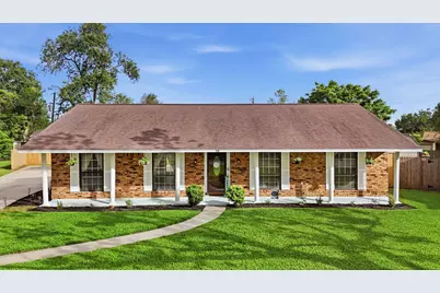 59 S Shamrock Court, Lake Jackson, TX 77566 - Photo 1