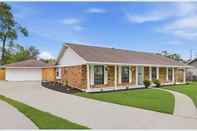 59 S Shamrock Court, Lake Jackson, TX 77566 - Photo 3