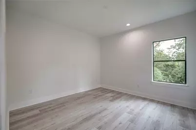 4532 Creekmont Drive, Houston, TX 77091 - Photo 7