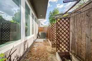 802 Berry Sage Ln, Houston, TX 77022 - Photo 21