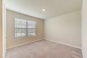 7639 Tramontana Ln, Baytown, TX 77523 - Photo 9