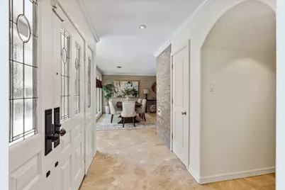 10034 Meadow Lake Lane, Houston, TX 77042 - Photo 9