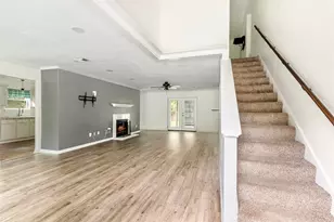18275 Hollyberry Ct, Porter, TX 77365 - Photo 3