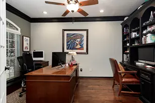 31 Bluff Creek Pl, The Woodlands, TX 77382 - Photo 5