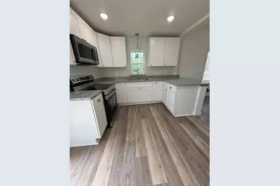 324 E Wilkins Street, Angleton, TX 77515 - Photo 9