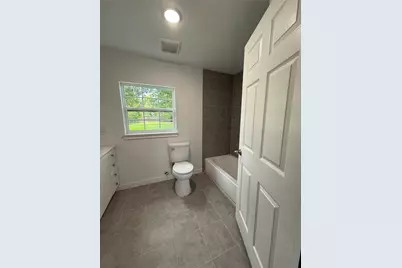 324 E Wilkins Street, Angleton, TX 77515 - Photo 11