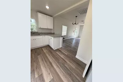 324 E Wilkins Street, Angleton, TX 77515 - Photo 7