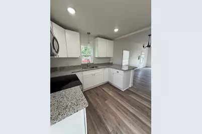 324 E Wilkins Street, Angleton, TX 77515 - Photo 3