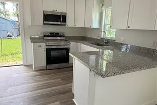 324 E Wilkins St, Angleton, TX 77515 - Photo 9