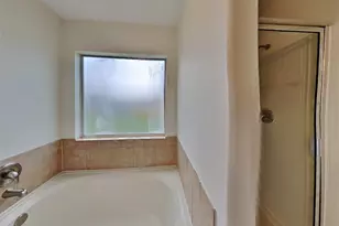 3906 Hawthorne Glen Ct, Fresno, TX 77545 - Photo 9