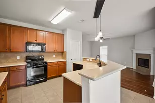 2068 Briar Grove Dr, Conroe, TX 77301 - Photo 11