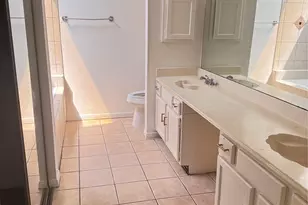 7803 La Rochelle Cir, Houston, TX 77071 - Photo 9