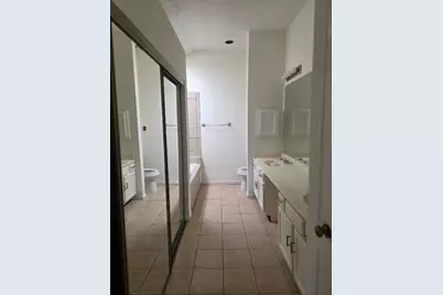 7803 La Rochelle Circle, Houston, TX 77071 - Photo 5