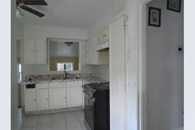 7527 Erath Street, Houston, TX 77023 - Photo 9
