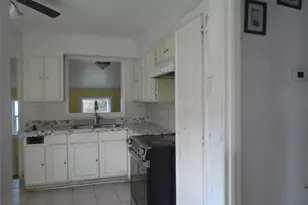 7527 Erath St, Houston, TX 77023 - Photo 9