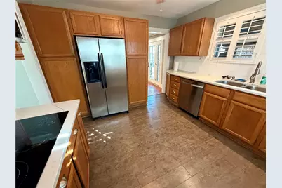 1621 Cherryhurst Street, Houston, TX 77006 - Photo 13