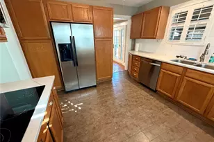 1621 Cherryhurst St, Houston, TX 77006 - Photo 13