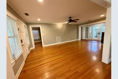 1621 Cherryhurst Street, Houston, TX 77006 - Photo 7