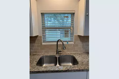 10327 Southport Drive, Houston, TX 77089 - Photo 9