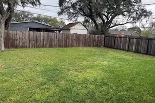 10327 Southport Dr, Houston, TX 77089 - Photo 11