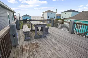 1811 Redfish Ln, Crystal Beach, TX 77650 - Photo 1