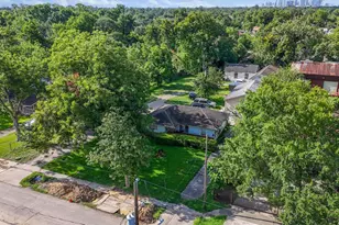 246 Rebecca St, Houston, TX 77022 - Photo 5