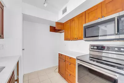18511 Egret Bay Boulevard #502, Webster, TX 77058 - Photo 5