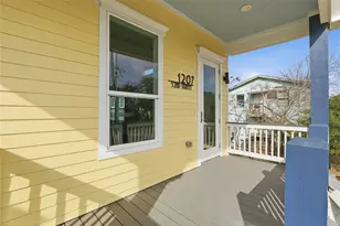 1207 32nd St, Galveston, TX 77550 - Photo 11