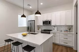 2806 Versailles Oak Ln, Houston, TX 77092 - Photo 3