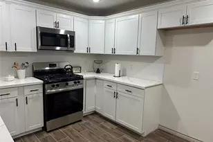 1530 W 10th St, Freeport, TX 77541 - Photo 9