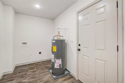 1530 W 10th Street, Freeport, TX 77541 - Photo 11