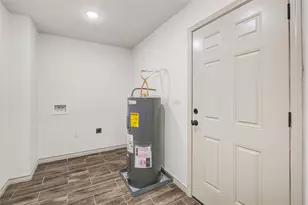 1530 W 10th St, Freeport, TX 77541 - Photo 11